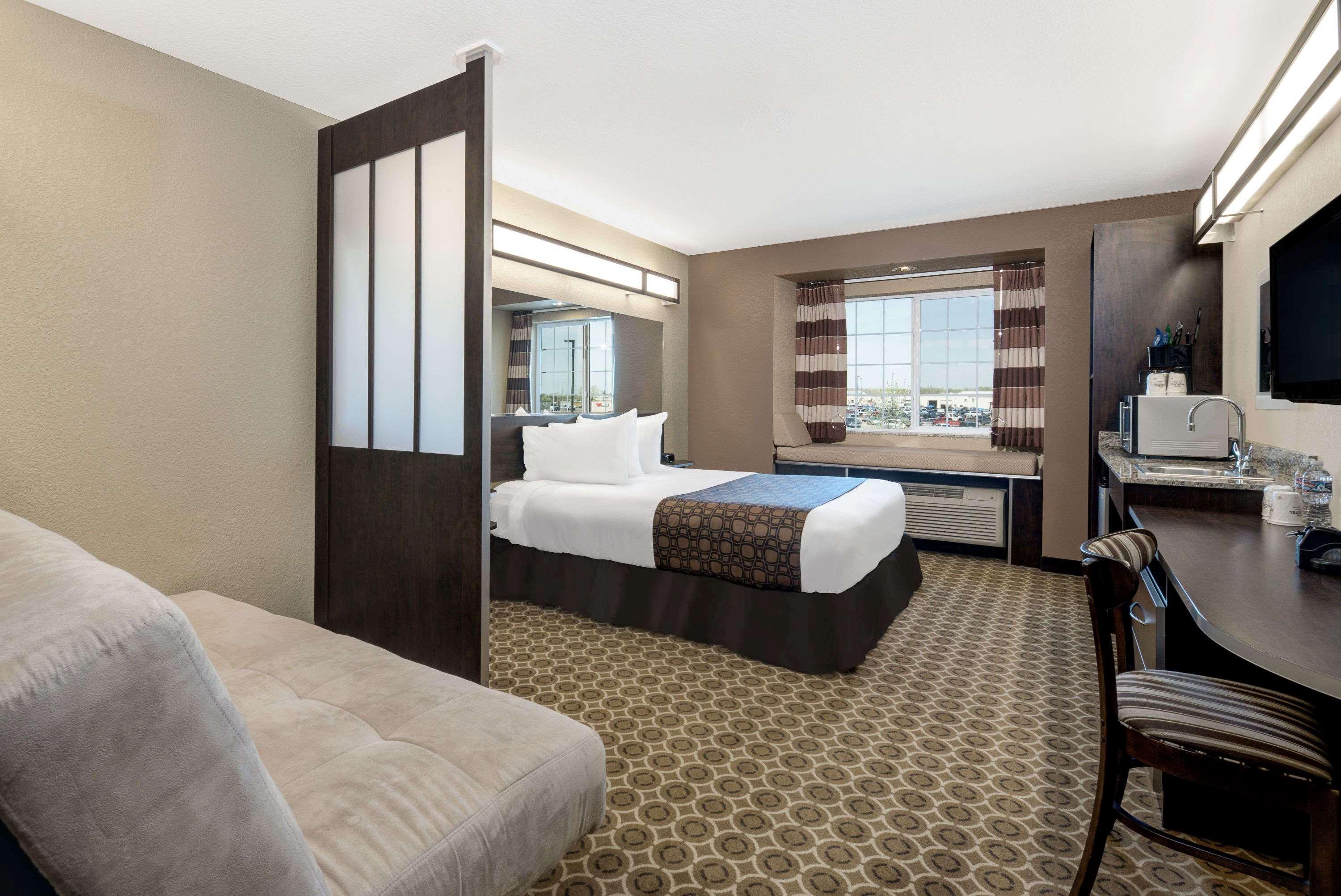 Microtel Inn & Suites By Wyndham Williston Bagian luar foto