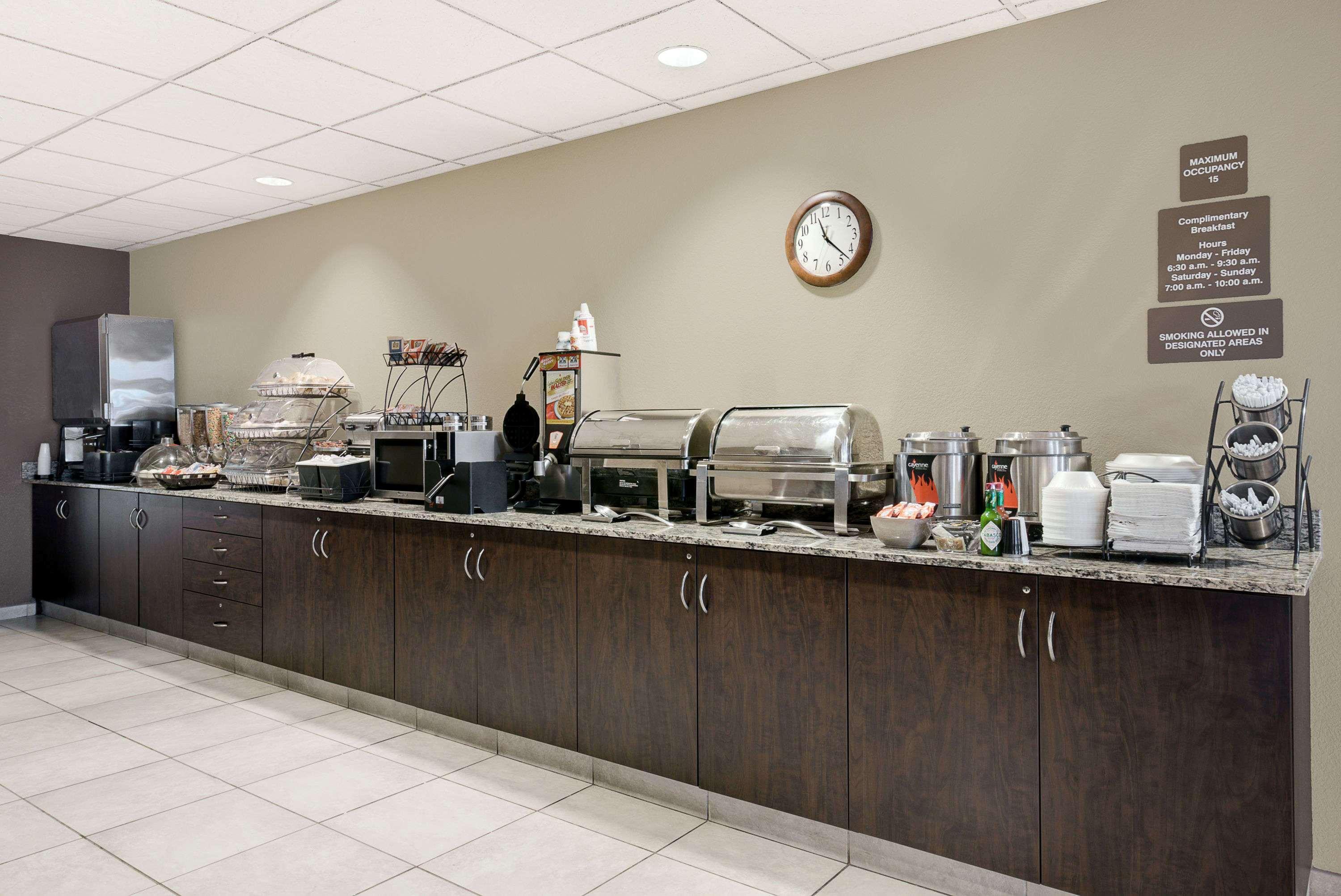 Microtel Inn & Suites By Wyndham Williston Bagian luar foto